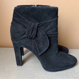 Gianni Bini Black Suede Bow Ankle Boots – Size 9